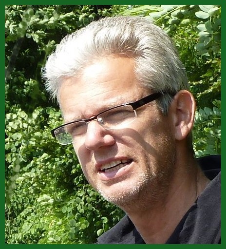 Unser Wanderführer Hans-<b>Ulrich Stetter</b>. - sst_02